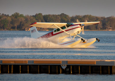 Tavares, FL Seaplane Base - Cessna 185