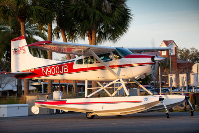 Tavares, FL Seaplane Base - Cessna 185