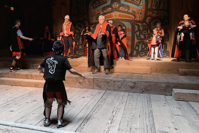 Tourist and performers, performing