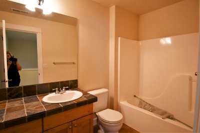 upstairs bathroom with tub/shower