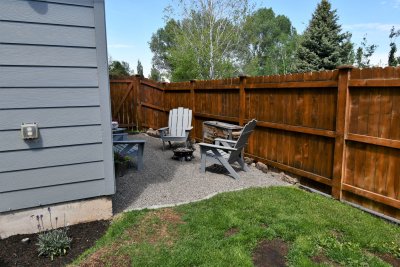 side yard area with gravel 