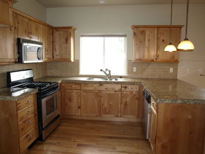kitchen 2.JPG