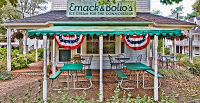 Emack&Bolios3_topaz.jpg