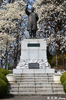 Statue of Cho Man-sik DSC_3510
