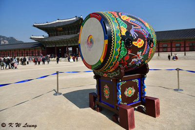 Drum in front of Heungnyemun DSC_2673