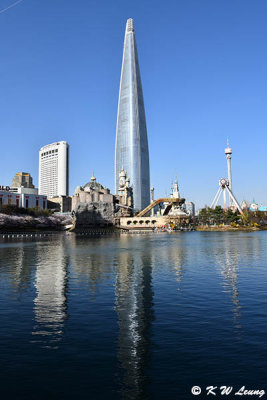 Reflecction of Lotte World Tower, Hotel & Resorts DSC_3147