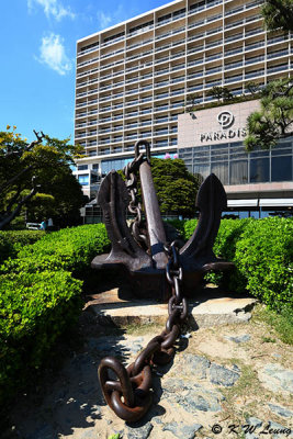 Anchor in front of Paradise Hotel DSC_2070