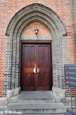 Side door of Myeongdong Cathedral DSC_2978