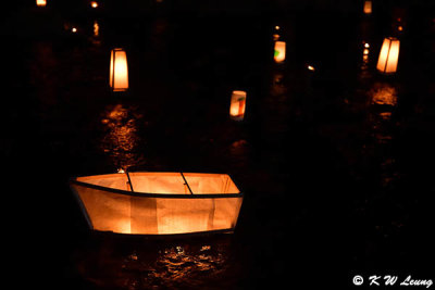 Floating lanterns on Kibune-gawa River DSC_2801