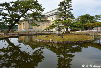 Reflection of Nara National Museum DSC_2947