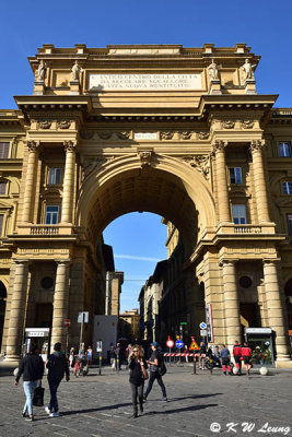 Arco de Triunfo en la Piazza della Repubblica DSC_3747