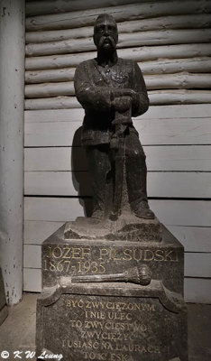 Salt rock statue of Jozef Pilsudski DSC_9255