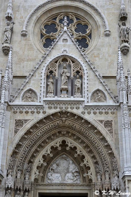 Decoration above main entrance of Zagreb Cathedral DSC_7255