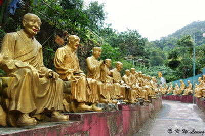 Ten Thousand Buddhas Monastery (萬佛寺)