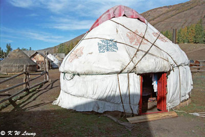 Tuwa yurts 01