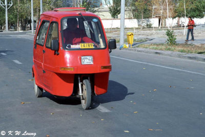 A 3-wheel taxi