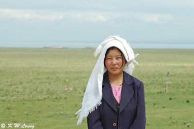 A young lady in the grassland 01