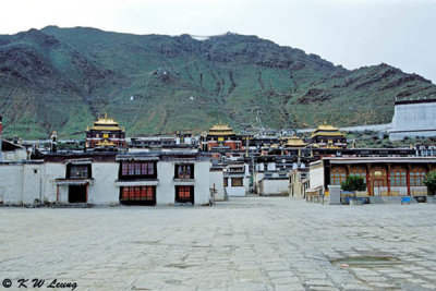 Tashilhunpo Monastery 01
