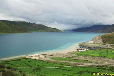 Yamdrok Yumtso Lake