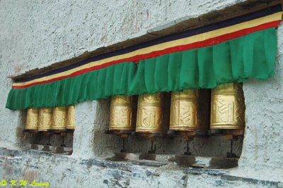 Prayer wheels in Rongbuk Monastery