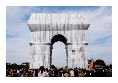 Arc de Triomphe wrapped by Christo 3