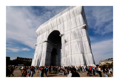 Arc de Triomphe wrapped by Christo 12