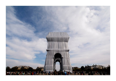 Arc de Triomphe wrapped by Christo 14