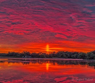 Red Sky & Solar Pillar In The Morning P1450082-8