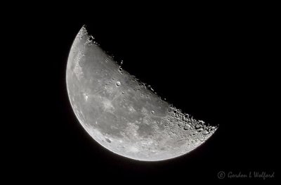 Moon Waning Crescent 43.5% (DSCN04953)