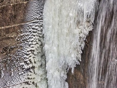Ice & Waterfall DSCN07499