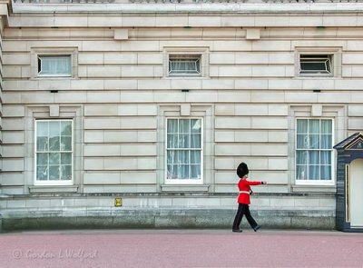 Sentry of the Grenadier Guards DSCN0884