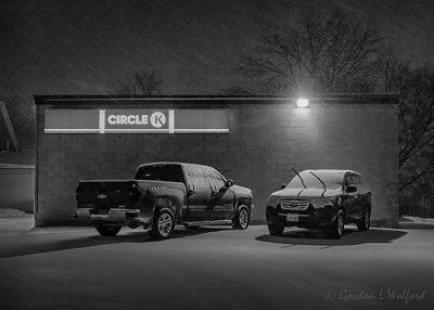 Vehicles On A Snowy Night 90D12755-9BW