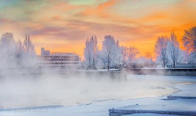 Freezing Mist In Basin At Sunrise 90D15663-7