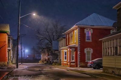 Running Avenue On A Snowy Night 90D18281-5