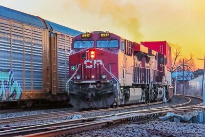CP 8917 Westbound At Sunrise 90D18879