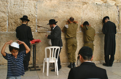 Wailing Wall Child & Soldiers.jpg