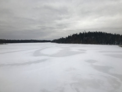 The frozen Track Lake