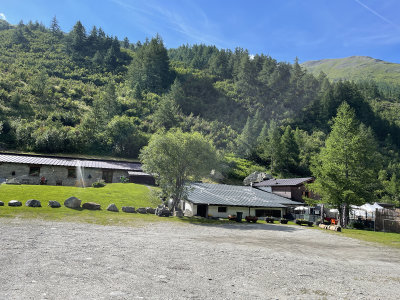 After a long descent - Chalet Val Ferret