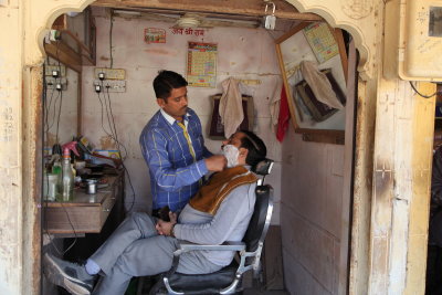 Chez le barbier