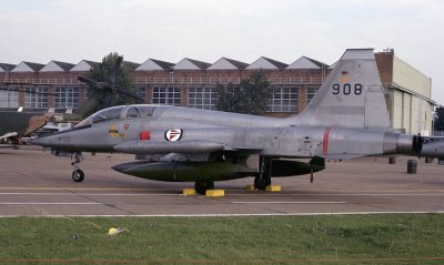 RNoAF F-5B 908 c.jpg