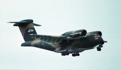 USAF YC-14 21874 a.jpg