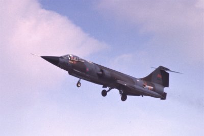 CAF CF-104 104824.jpg