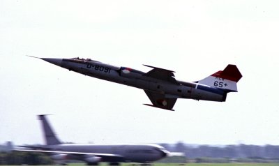 RNeAF F-104G D-8091.jpg