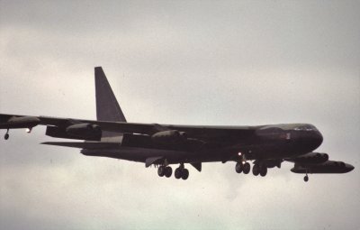 USAF B-52D  60694 a.jpg