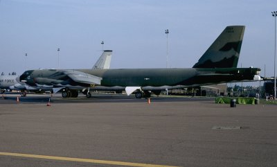 USAF B-52G 76518 2 BW a.jpg