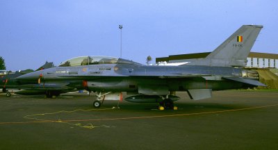RBAF F-16B FB-06.jpg