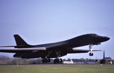 USAF B-1B 60114 319 BW c.jpg