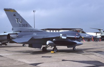 USAF F-16C 80369 TJ 401 TFW.jpg
