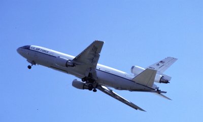 USAF KC-10A 30079 2 BW.jpg