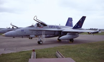 USMC FA-18A 161960 MG-00 VMFA-321 D.jpg